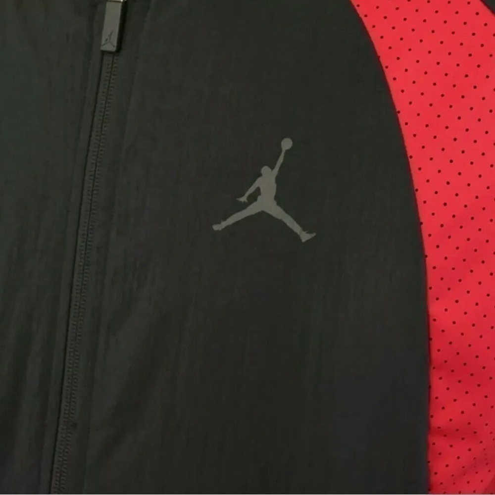 Nike 843100 016 Mens Air Jordan JSW Wings Black Red Woven Vented Jacket M NWT - Picture 2 of 4